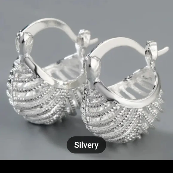 Fashion jewelry  NWOT 6 piece necklace set - Picture 8 of 10